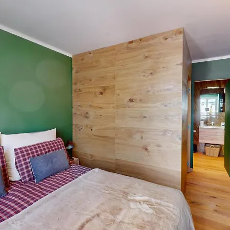 アパート Chesa Brattas 8 サンモリッツ