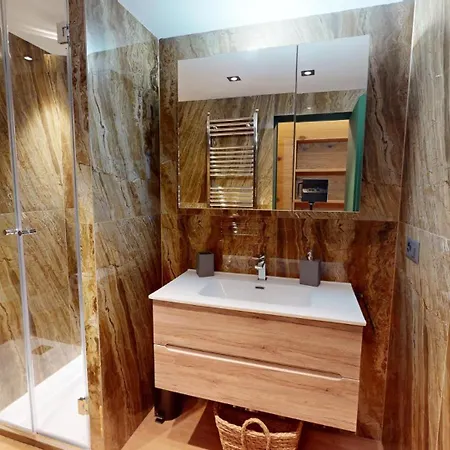 アパート Chesa Brattas 8 サンモリッツ